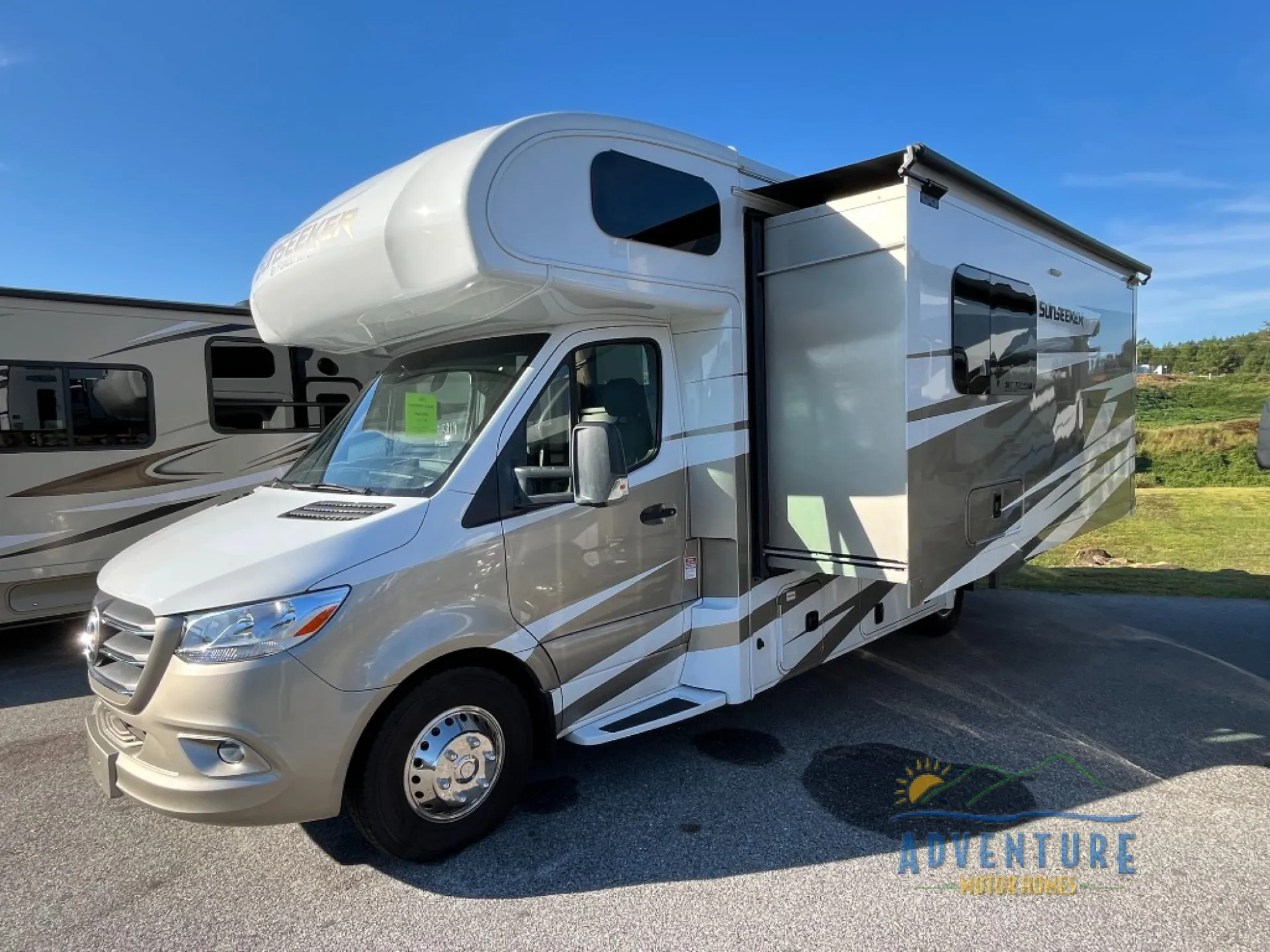 2024 Forest River Sunseeker MBS 2400T - Photo 2