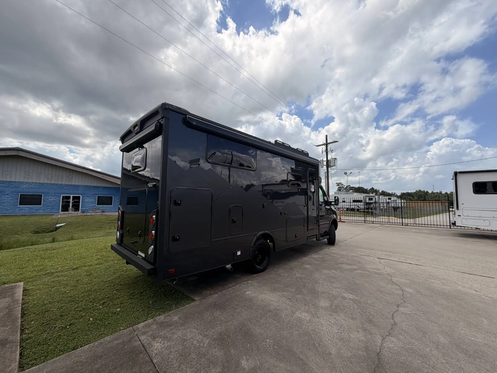 2027 Entegra Coach Condor 23S - Photo 3