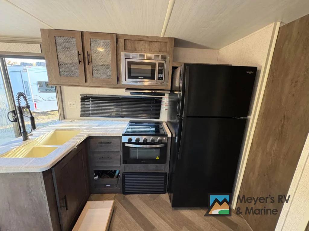 2021 Forest River Wildwood 36VBDS, Photos photo 12