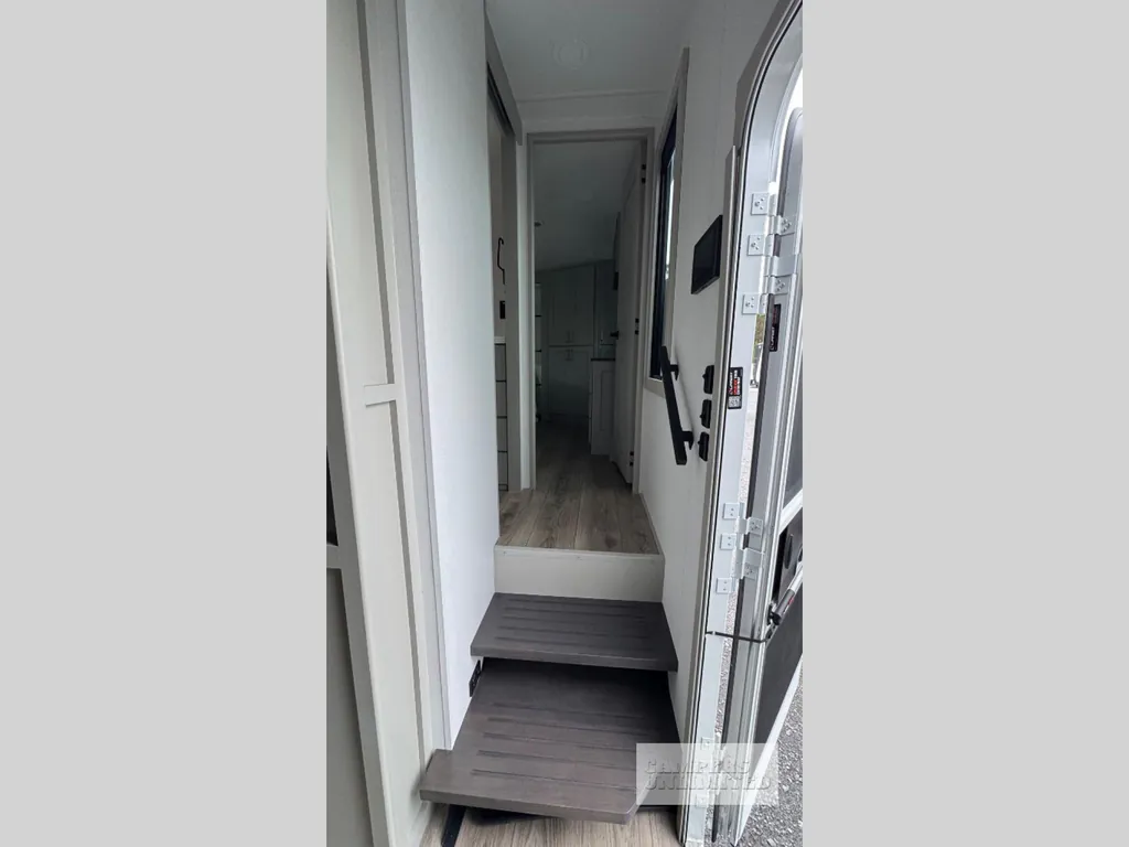 2026 Brinkley Model G 3950, Photos photo 21