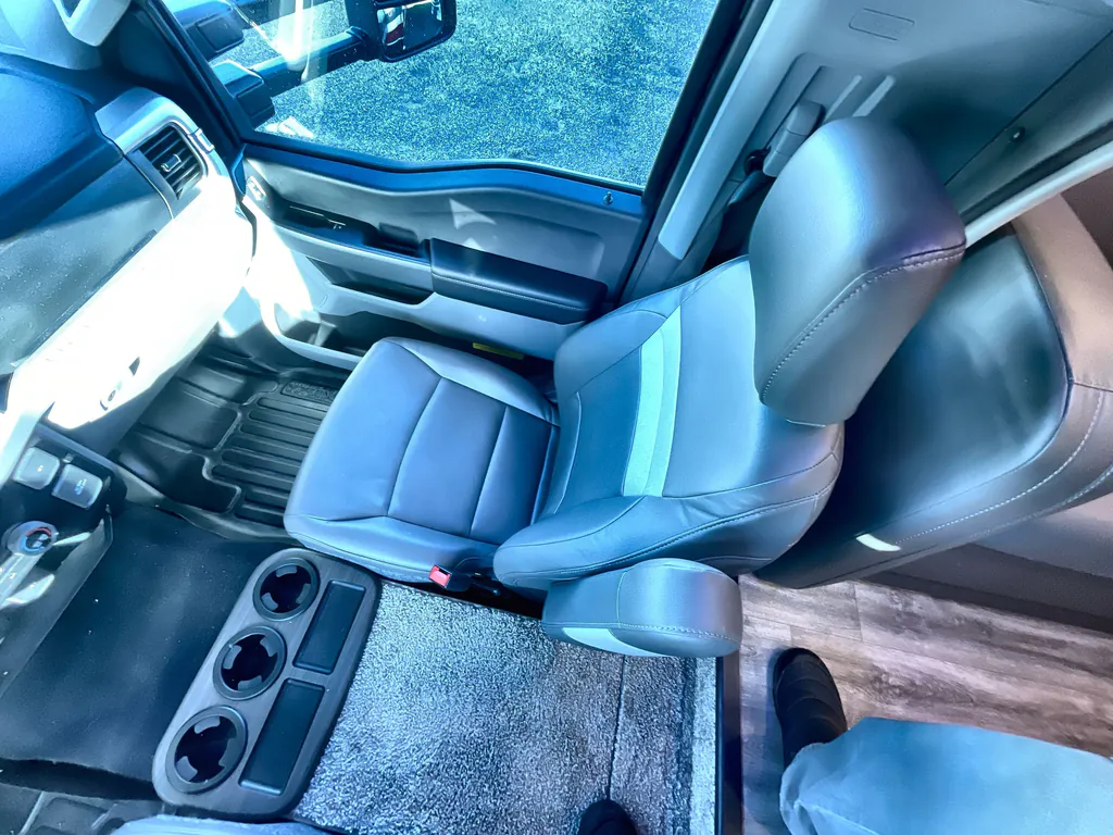 2024 Thor Motor Coach Magnitude RS36, Photos photo 29