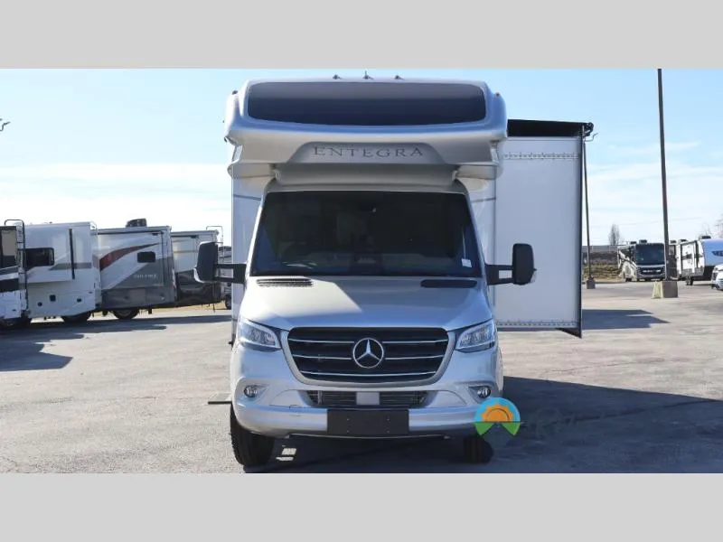 2026 Entegra Coach Qwest 25R - Photo 3