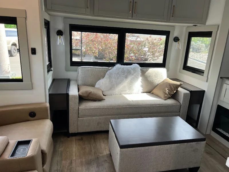 2026 Brinkley Model Z 3600, Photos photo 8