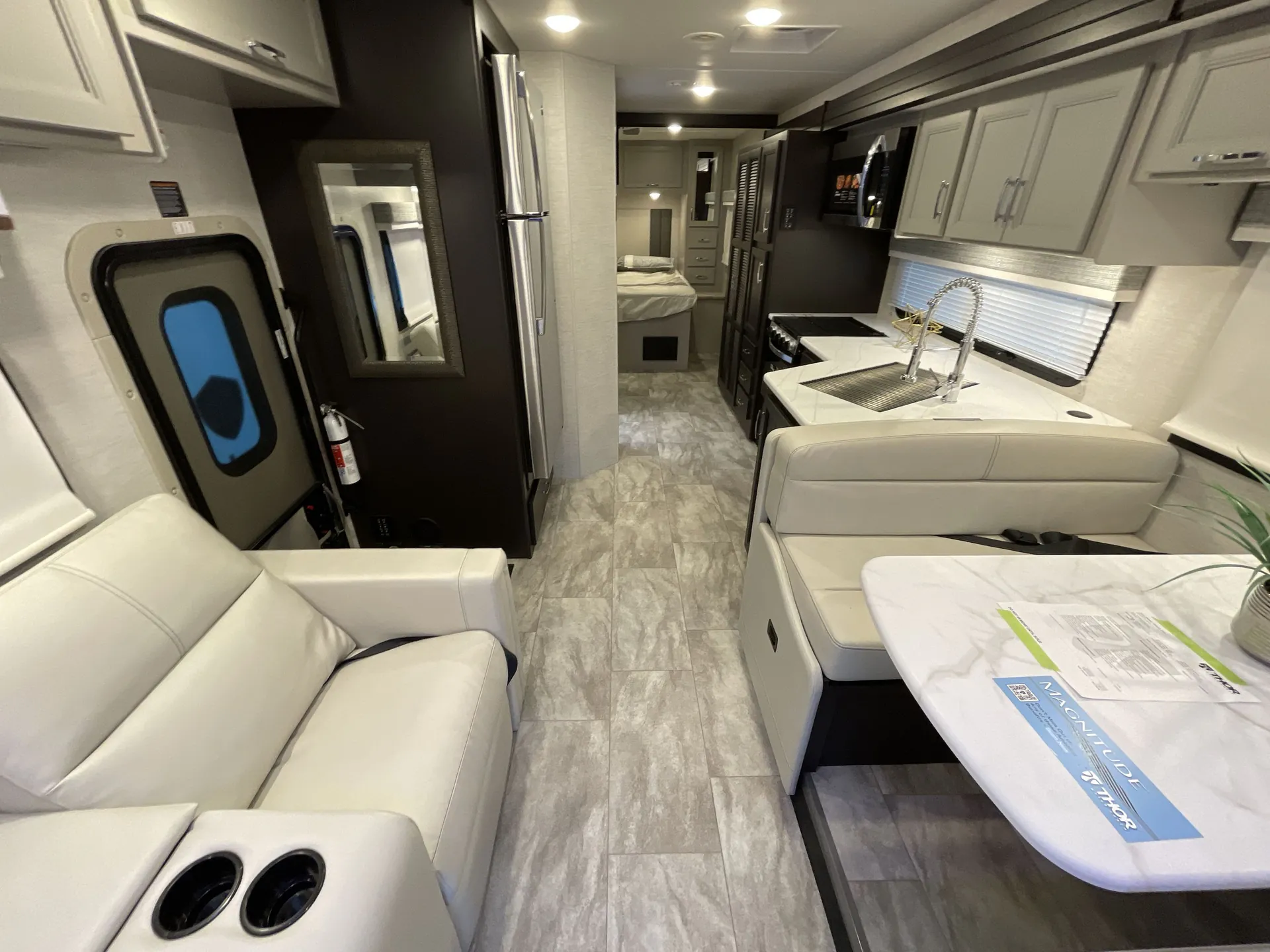 2026 Thor Motor Coach Magnitude Grand L35 - Photo 3