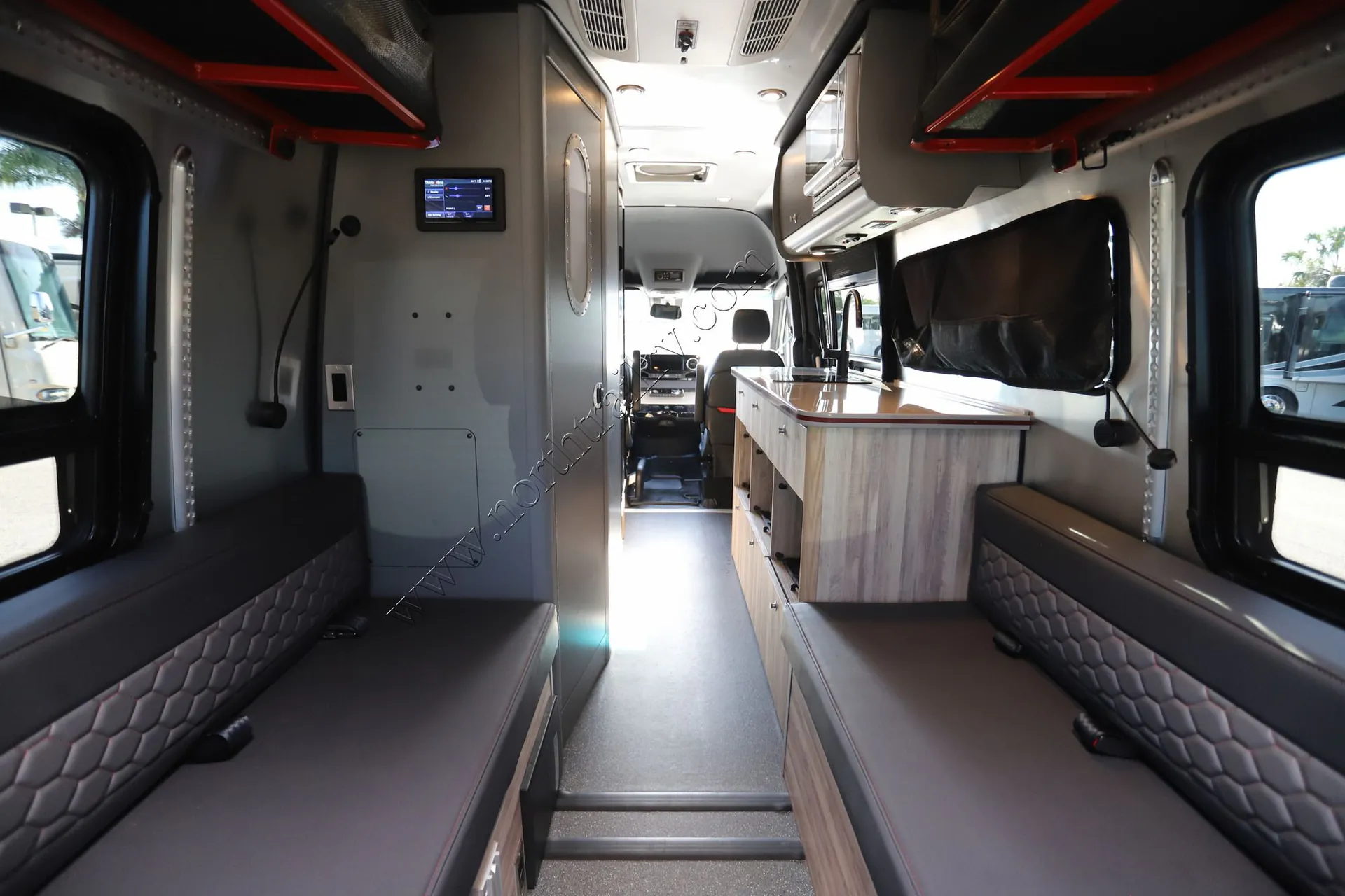 2024 Airstream Interstate 24 AWD - Photo 4
