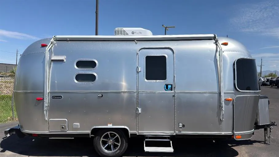 2027 Airstream Caravel 20FB - Photo 4