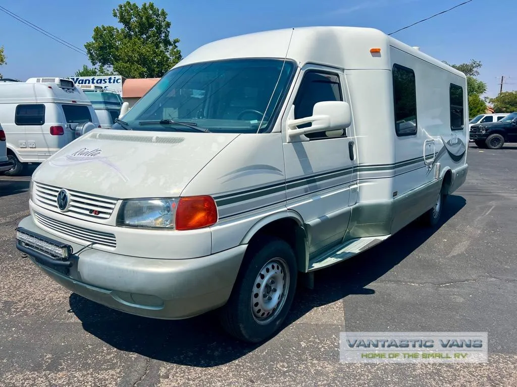 2001 Winnebago Rialta 22QB - Main photo