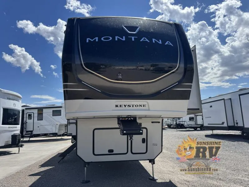 2026 Keystone Montana 3915TB - Photo 4
