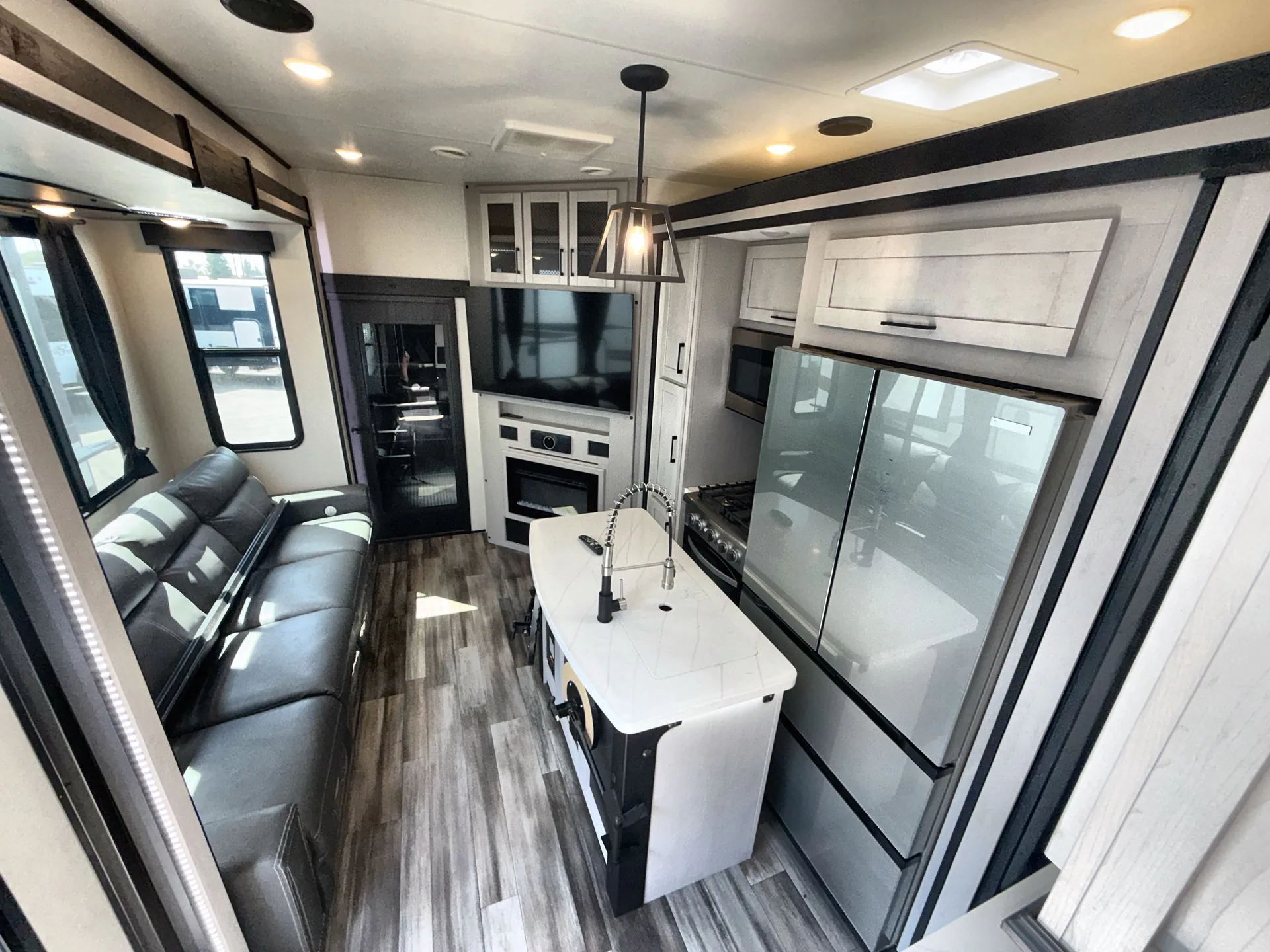 2024 Heartland Cyclone 3714 — living area main