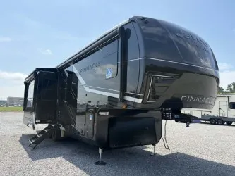 2027 Jayco Pinnacle 32RLTS - Photo 2