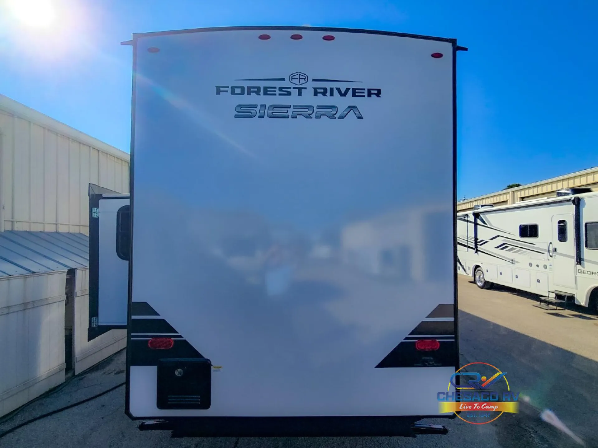 2026 Forest River Sierra Destination 422FKL — Photo 5