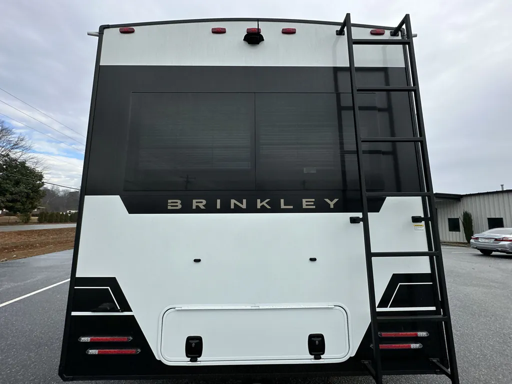 2026 Brinkley Model Z Air 297, Photos photo 4