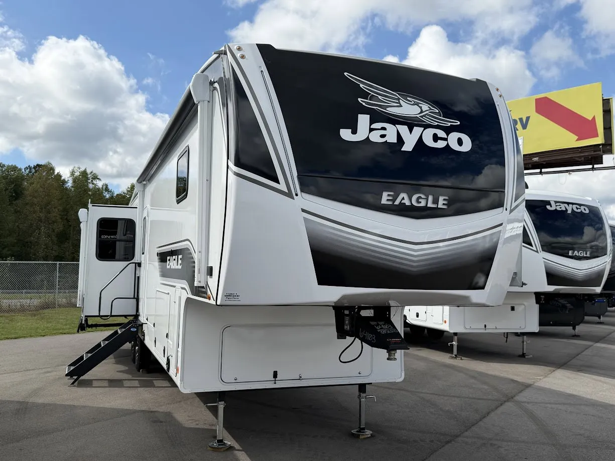 2026 Jayco Eagle 335LSTS - Photo 2
