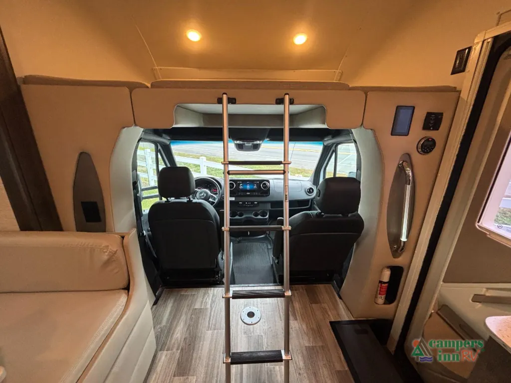 2021 Tiffin Wayfarer 25 SW, Photos photo 16