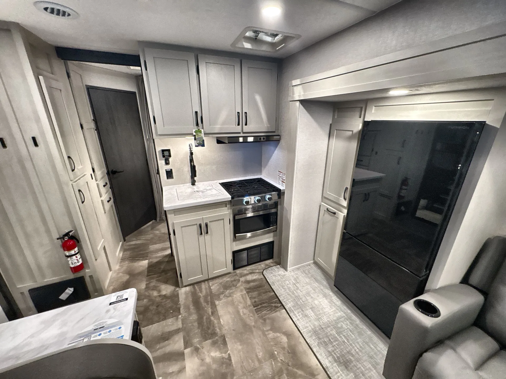 2026 Coachmen Chaparral Lite 218SE - Photo 4