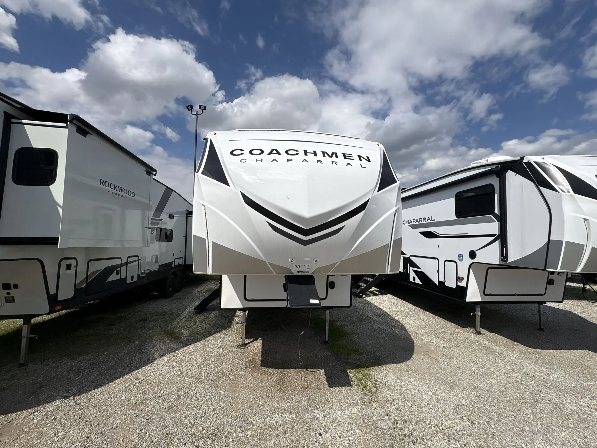 2026 Coachmen Chaparral 375BAF - Photo 4