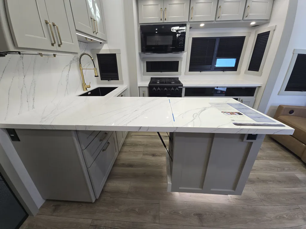 2026 Brinkley Model G 3520, Photos photo 27