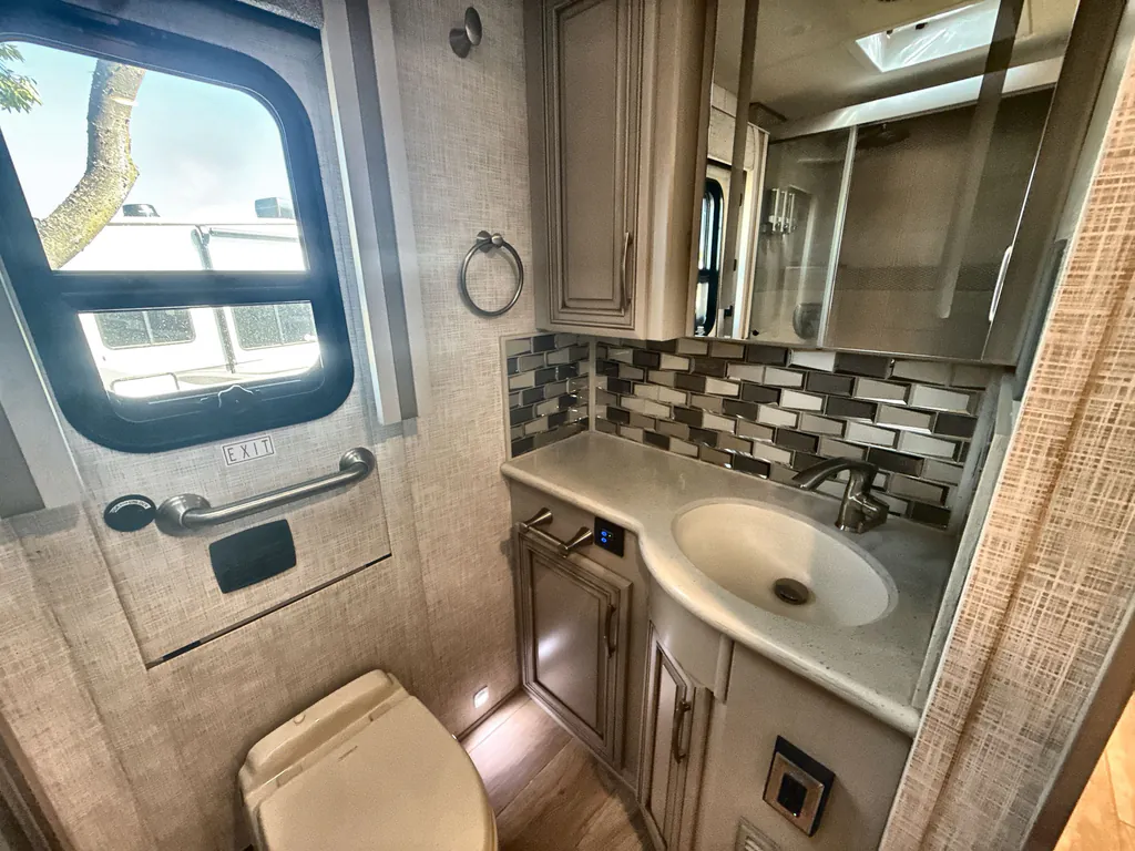 2021 Newmar New Aire 3543, Photos photo 17
