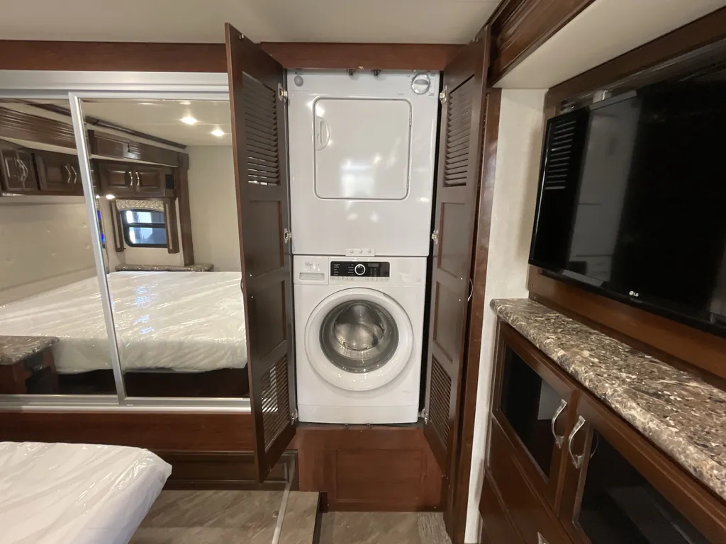 2018 fleetwood Pace Arrow Lxe 38F, Photos photo 17
