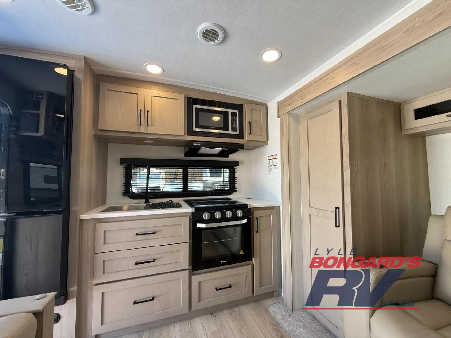 2026 Forest River Rockwood Mini Lite 2515S — Photo 7