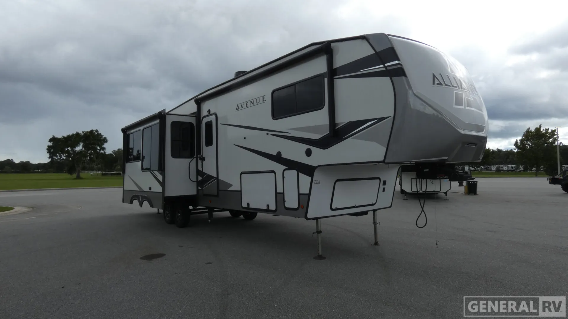 2023 Alliance RV Avenue 36BRM - Photo 2