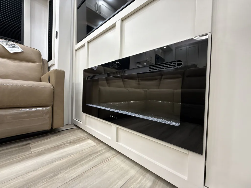 2027 Brinkley Model G 3970, Photos photo 8