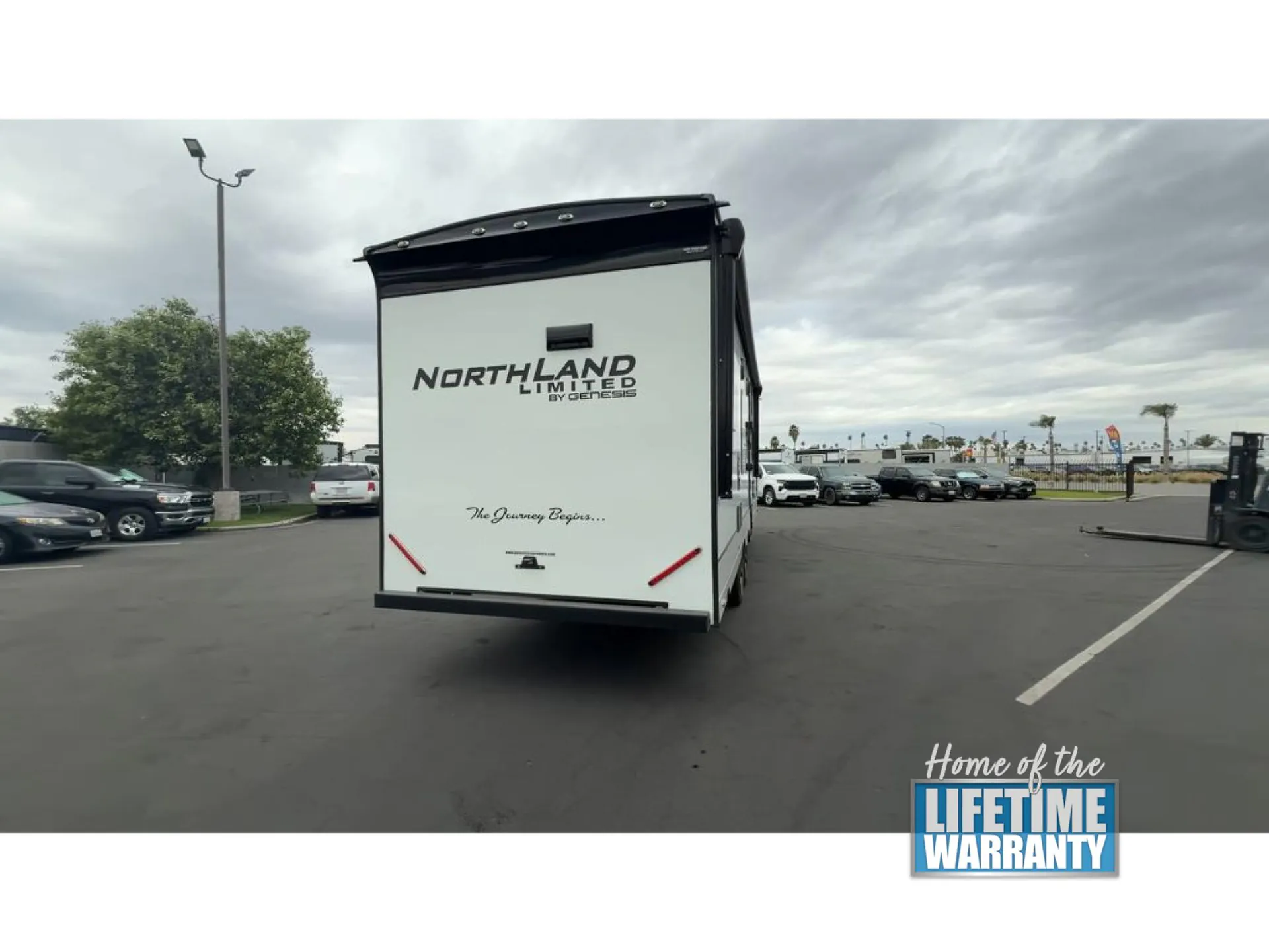 2024 Genesis Supreme Northland Limited 315RKS - Photo 2
