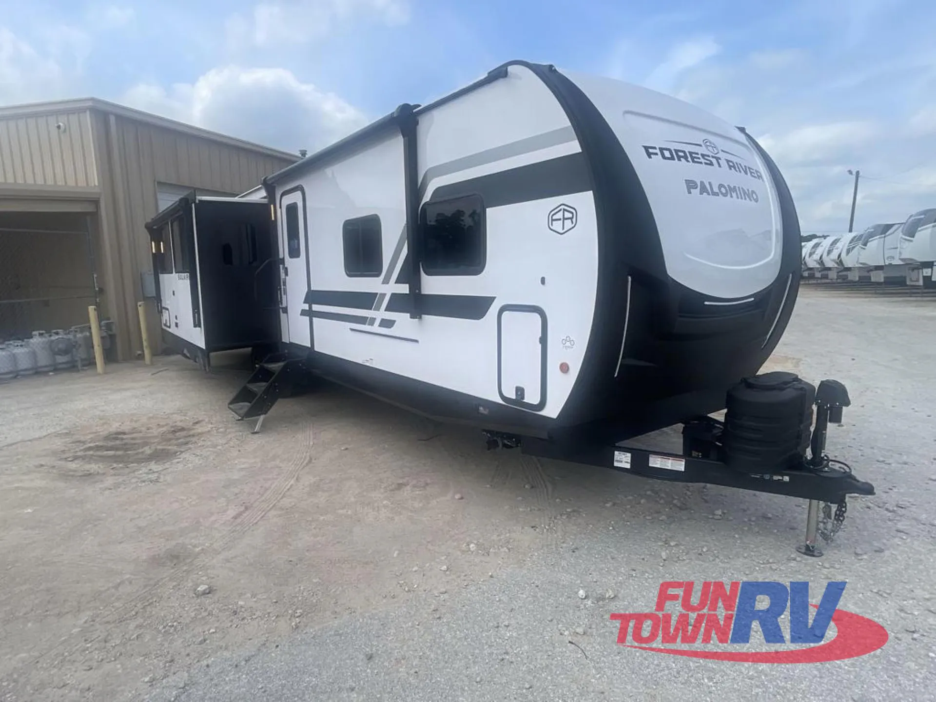 2026 Forest River Solaire 3060RKTS dealer photo 2 from Fun Town RV