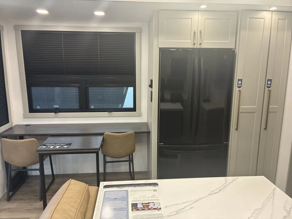 2026 Brinkley Model G 3950, Photos photo 9
