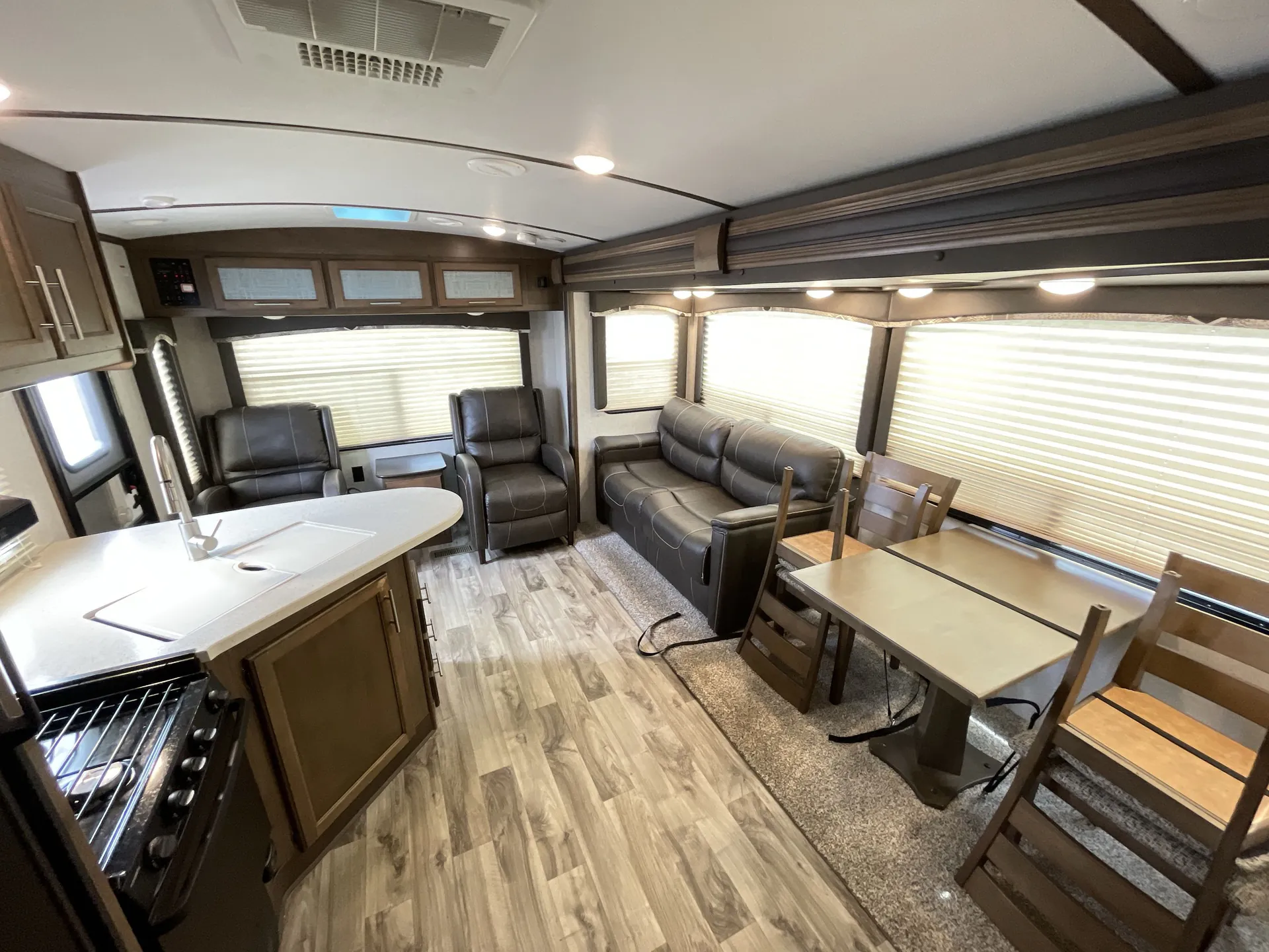 2018 Keystone Cougar 29RLD — living area main
