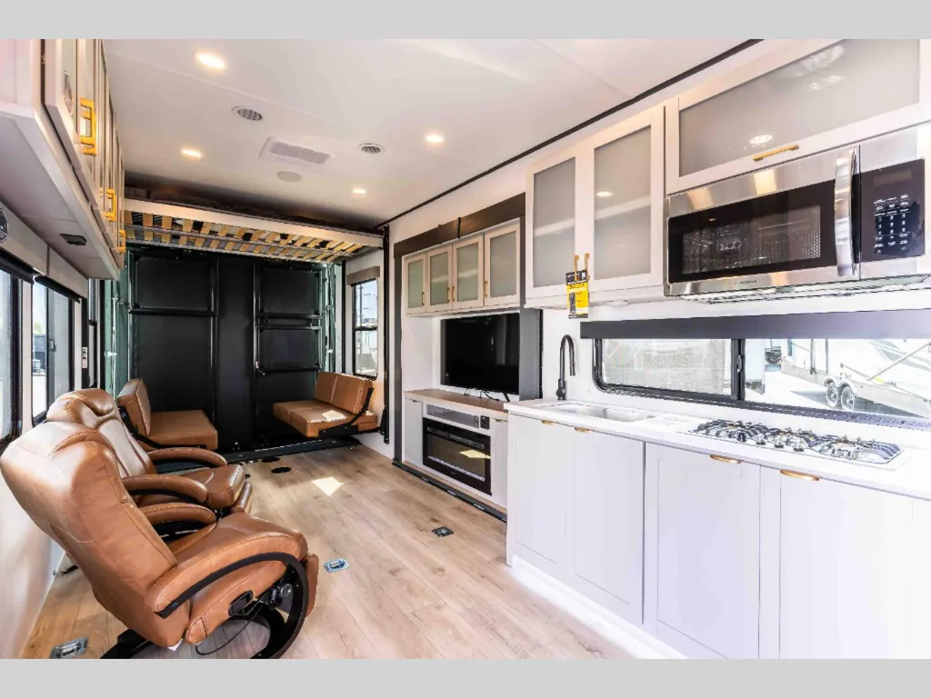 2027 Forest River Stealth 3300, Photos photo 13