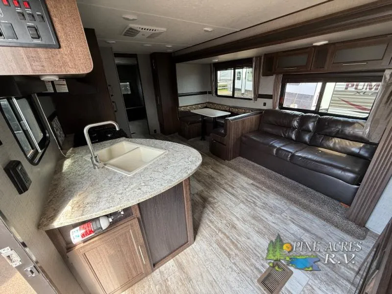 2018 CrossRoads Zinger ZR328SB - Photo 3