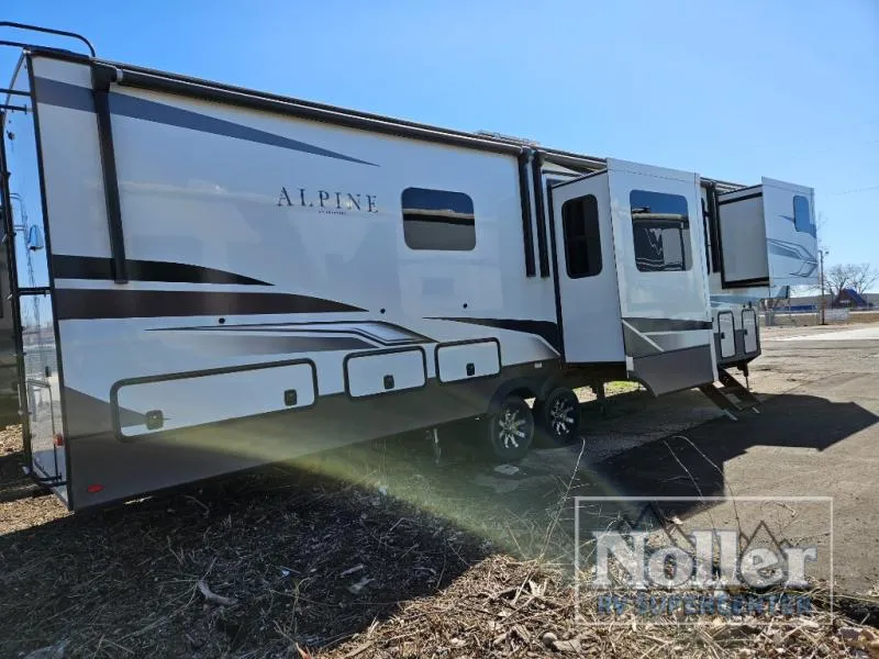 2022 Keystone Alpine 3790FK - Photo 3