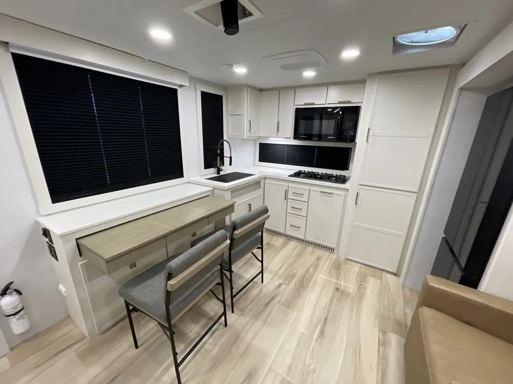 2025 Brinkley MODEL I 275, Photos photo 21
