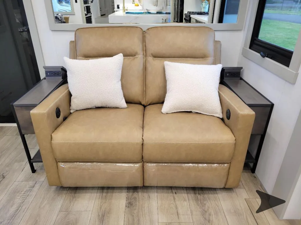 2026 Brinkley Model G 4100, Photos photo 10