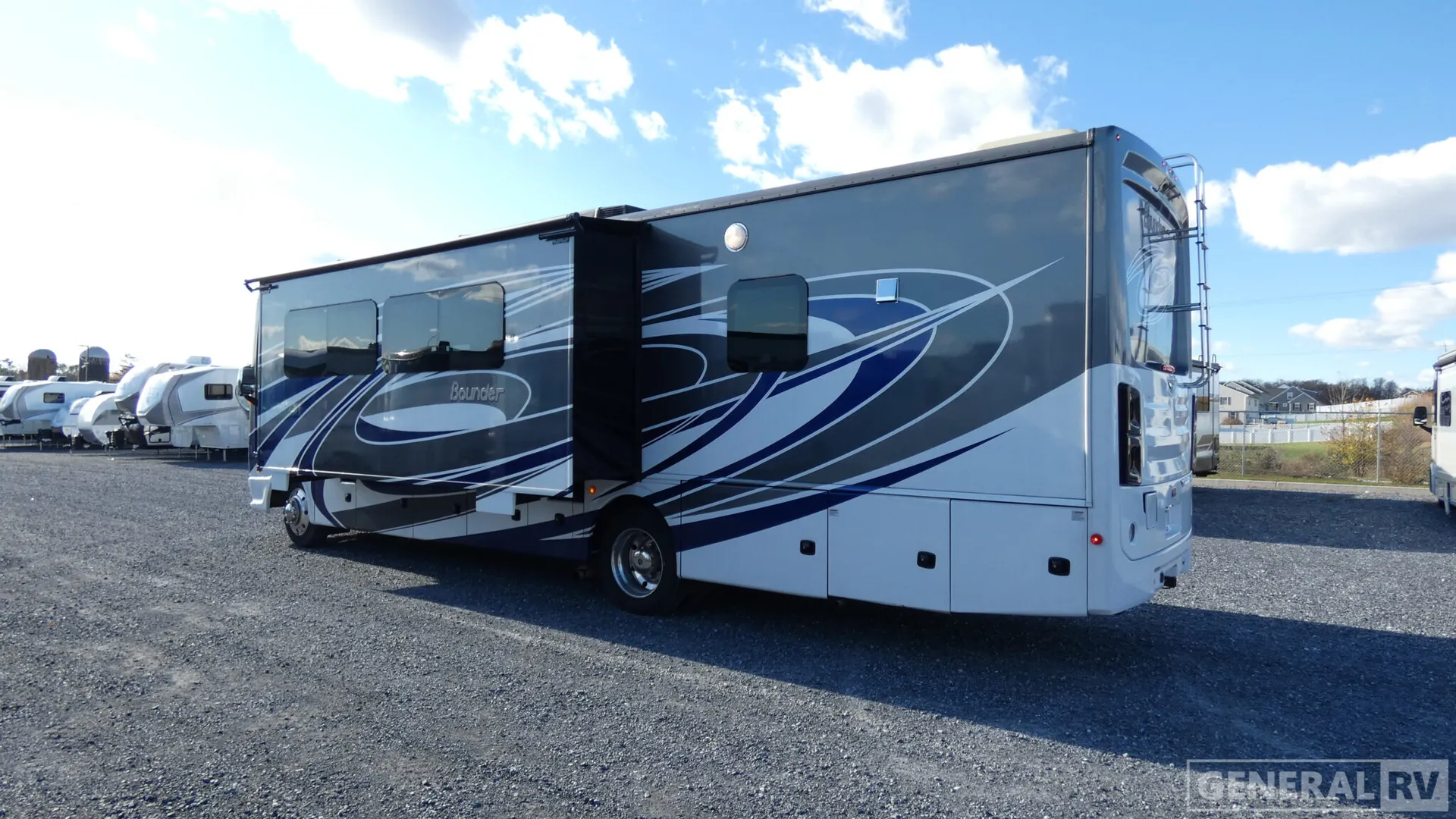 2023 Fleetwood Bounder 35K - Photo 4
