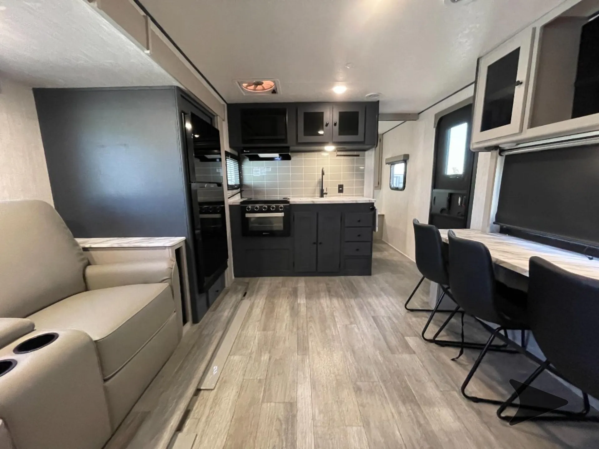 2025 Coachmen Apex Ultra-Lite 242BARV - Photo 4