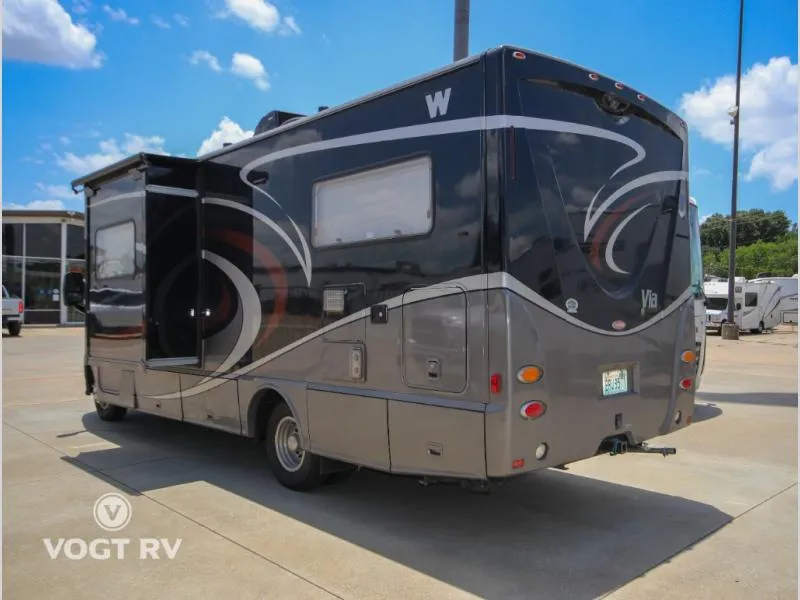 2014 Winnebago Via 25T - Photo 4