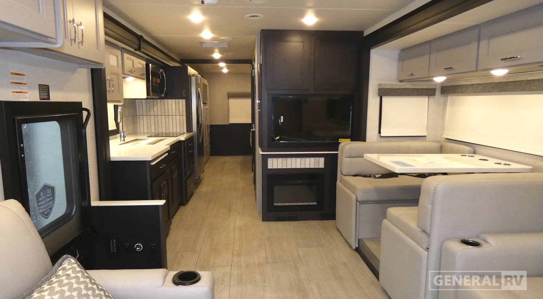 2026 Thor Motor Coach Pasadena SV 38FX - Photo 3