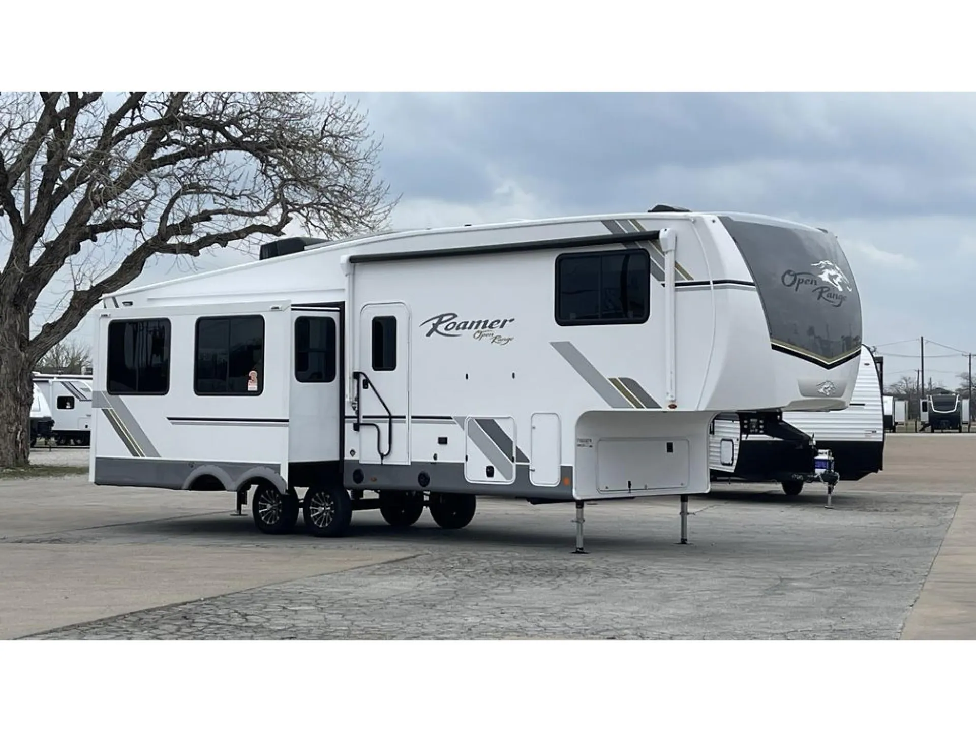 2026 Open Range RV Roamer 29RLDS - Photo 3