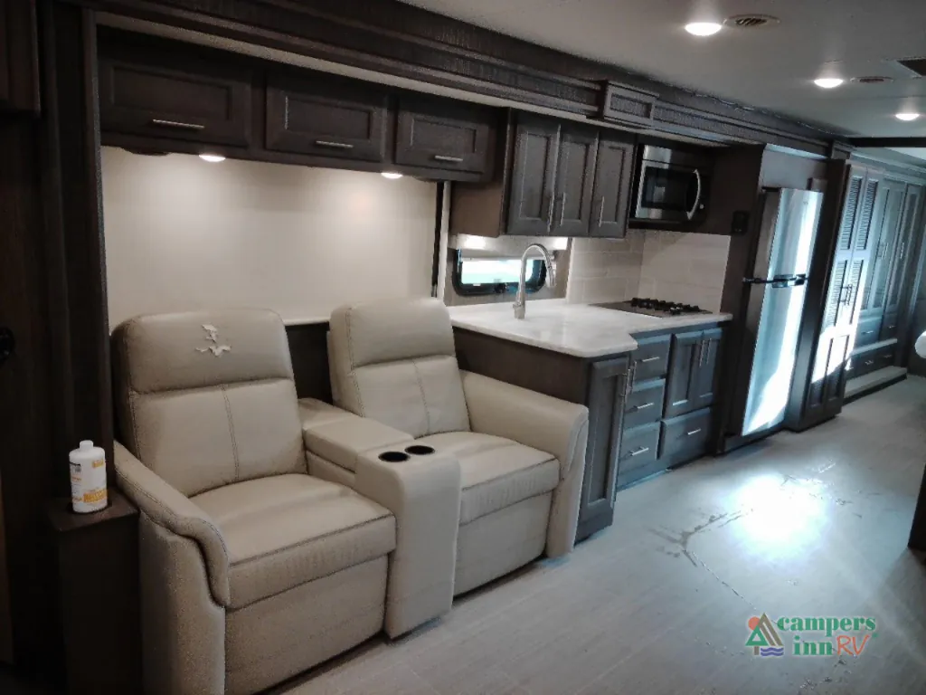 2021 Thor Motor Coach Challenger 35MQ, Photos photo 50