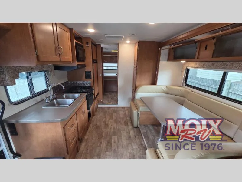 2017 Winnebago Minnie Winnie 26A - Photo 2