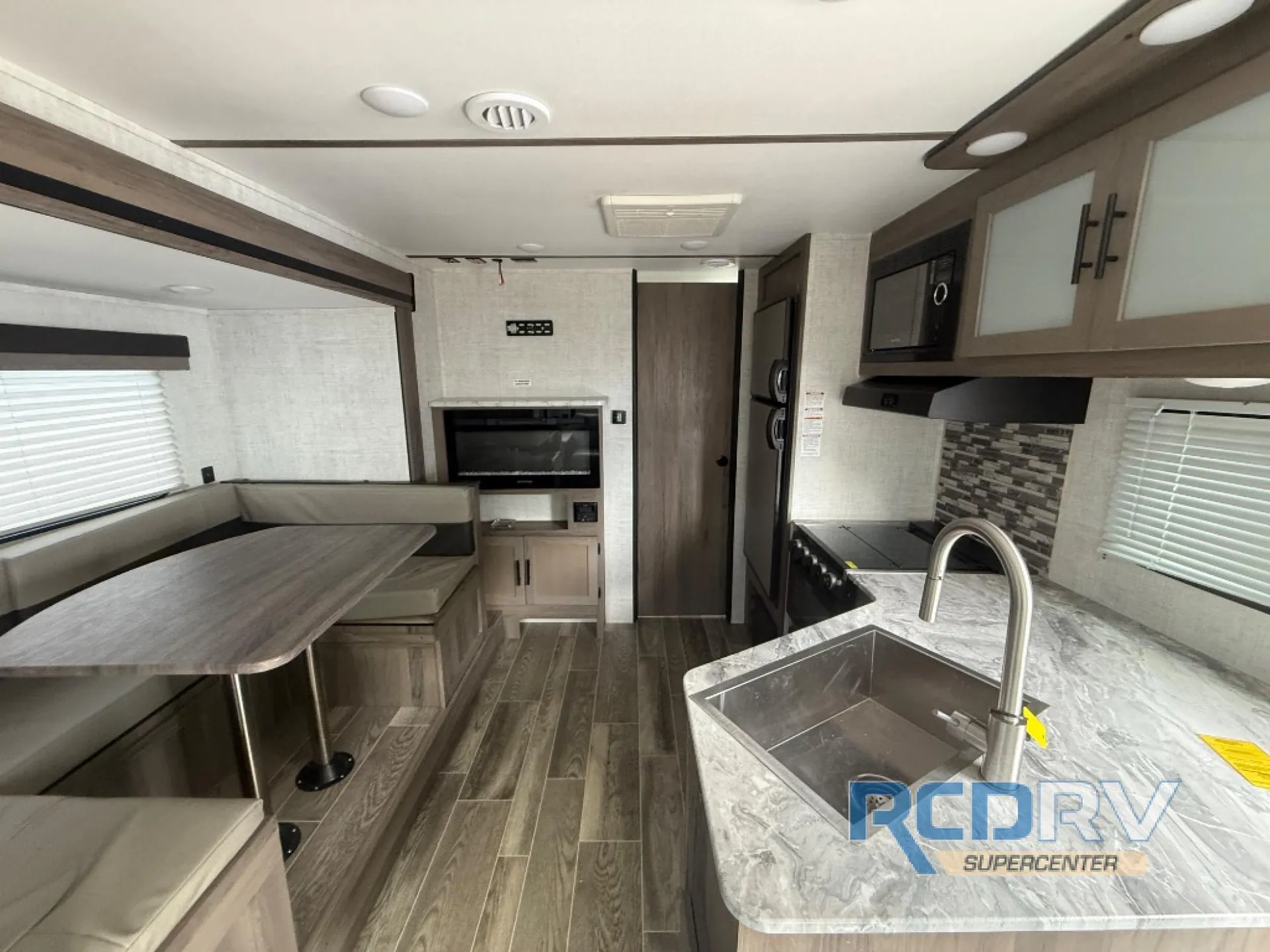 2022 Gulf Stream RV Kingsport Ultra Lite 24RLS - Photo 4