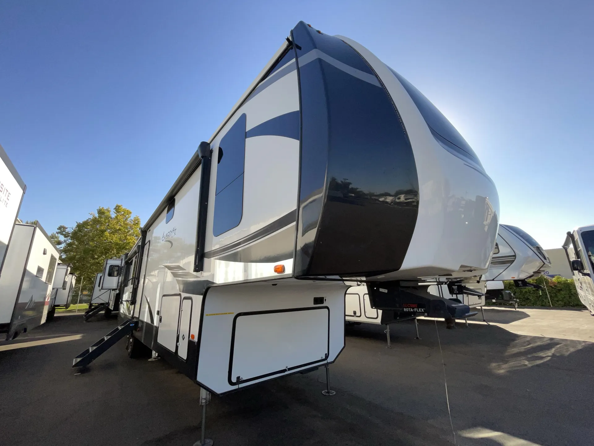 2022 Forest River Cardinal Luxury 380RLX - Photo 2