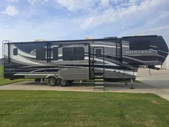 2023 Keystone Montana 3761FL - Photo 3