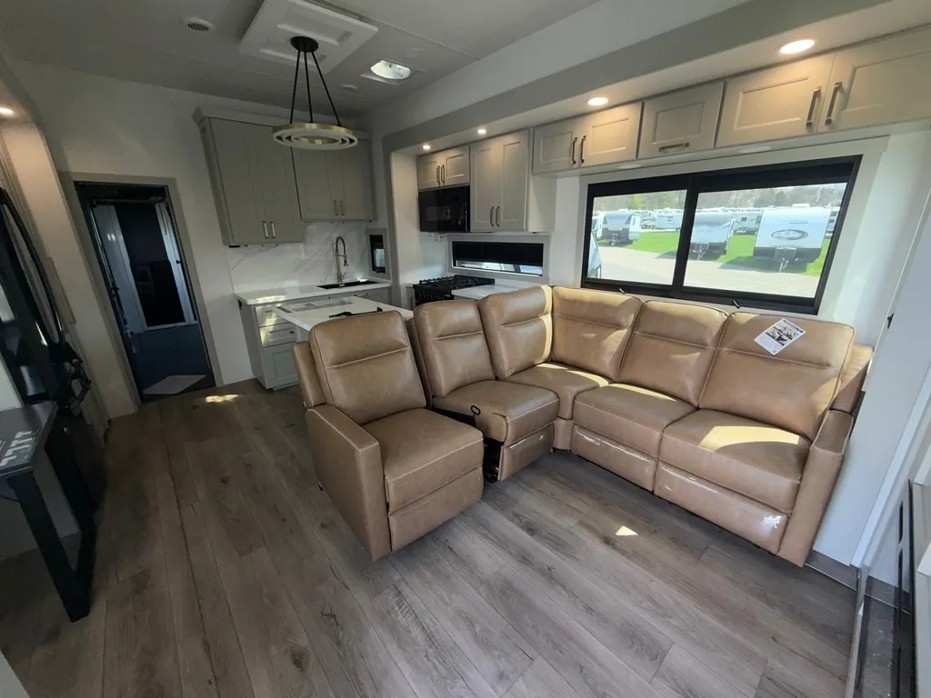 2025 Brinkley Model G 3970, Photos photo 11