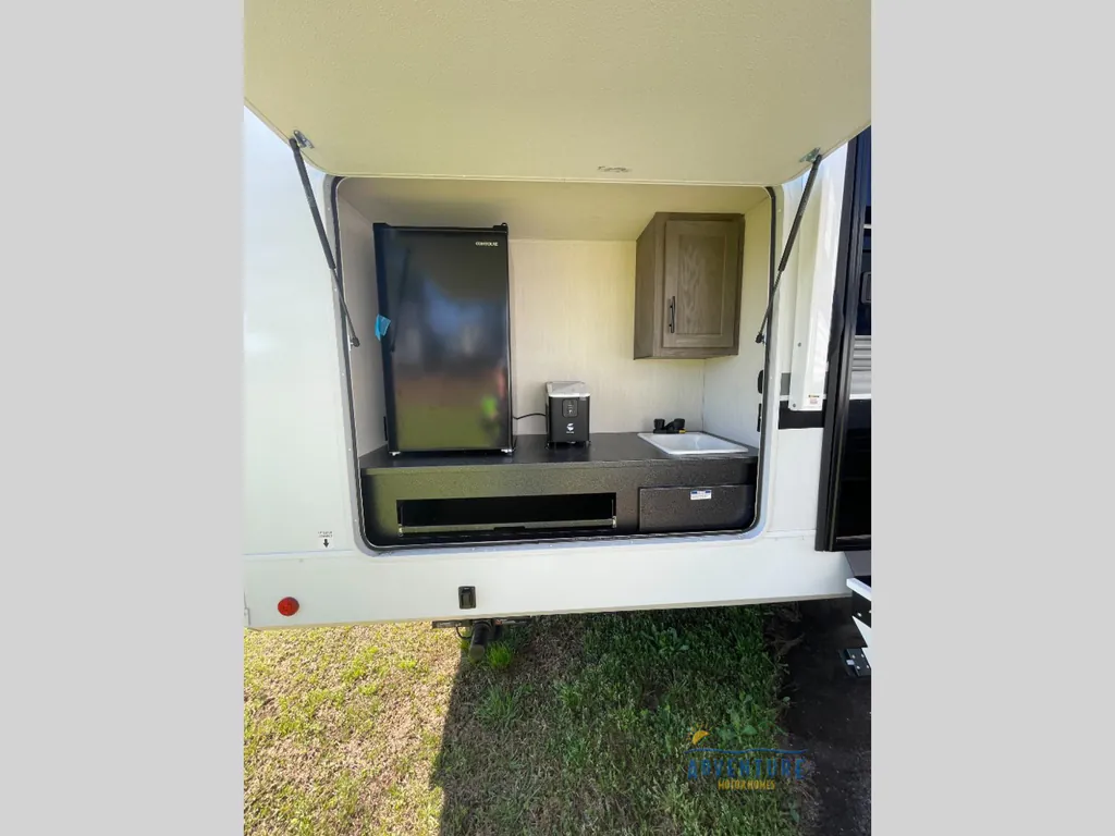 2026 Forest River Cherokee Alpha Wolf 33BH, Photos photo 6
