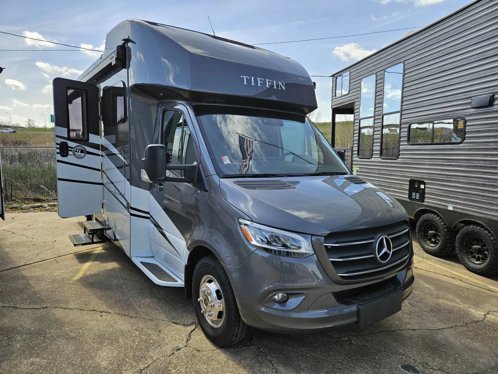 2023 Tiffin Wayfarer 25 JW - Photo 2