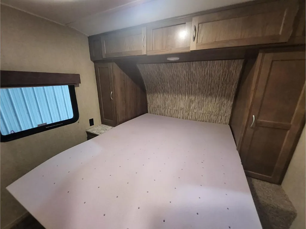 2018 Gulf Stream Conquest 295SBW, Photos photo 18