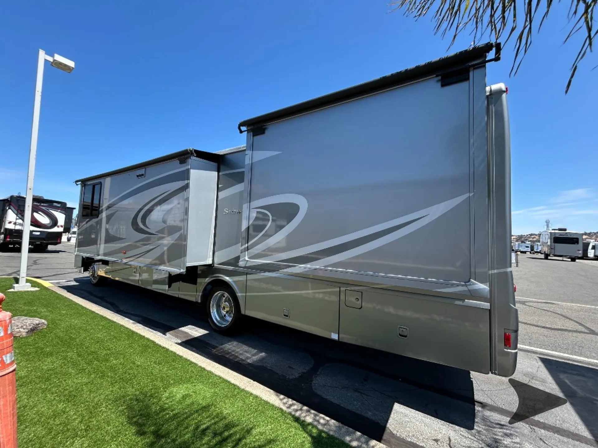 2016 Winnebago Sightseer 35G - Photo 4